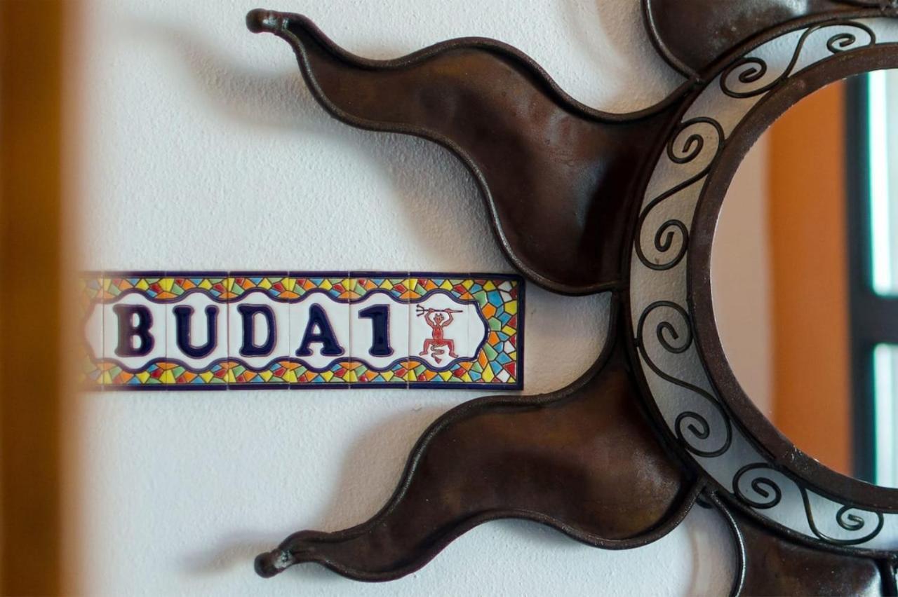 Buda تيناجون المظهر الخارجي الصورة